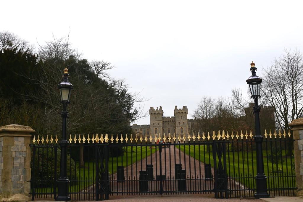 windsor palace gates