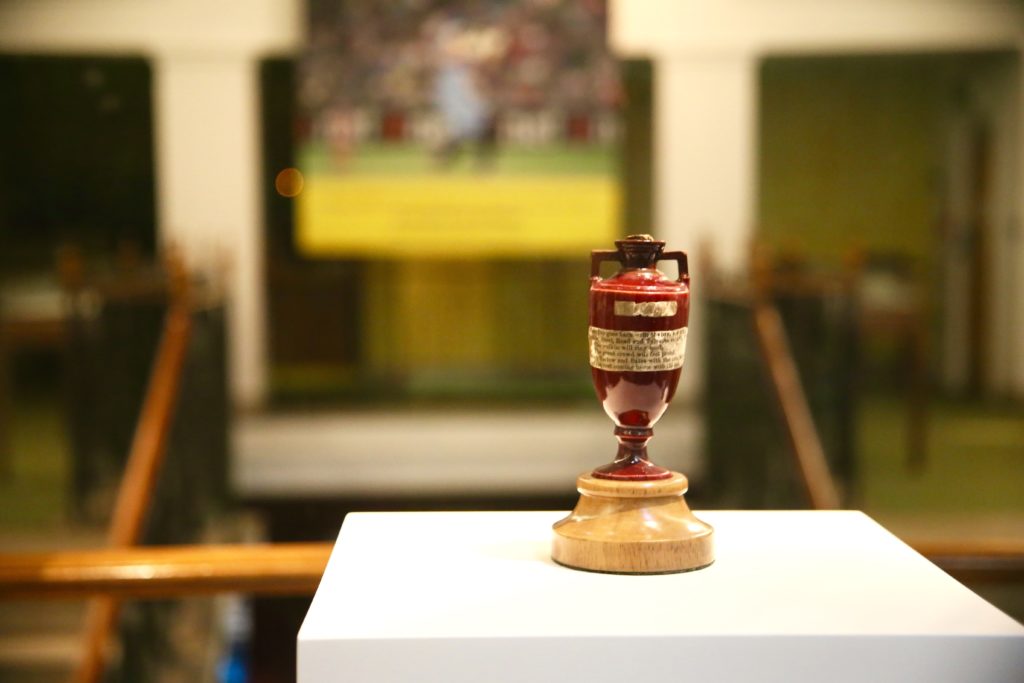 ashes trophy