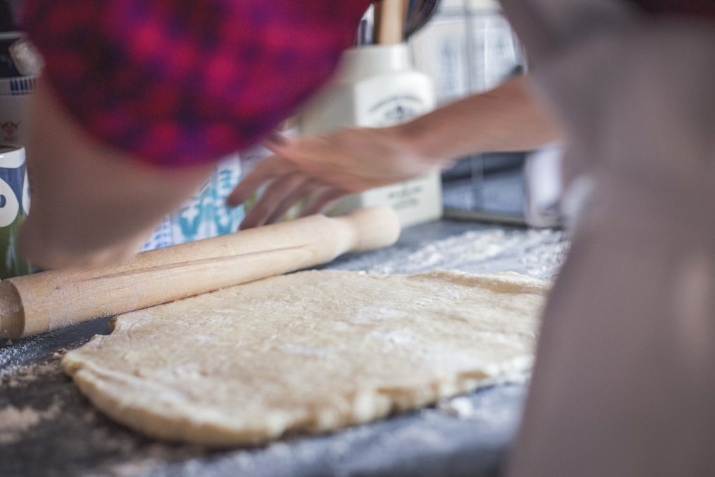 rolling-dough-flat