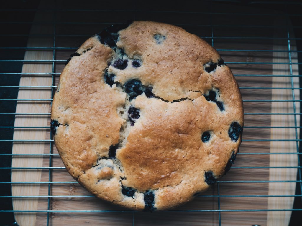 vegan-lemon-and-blueberry-cake-cooling 1