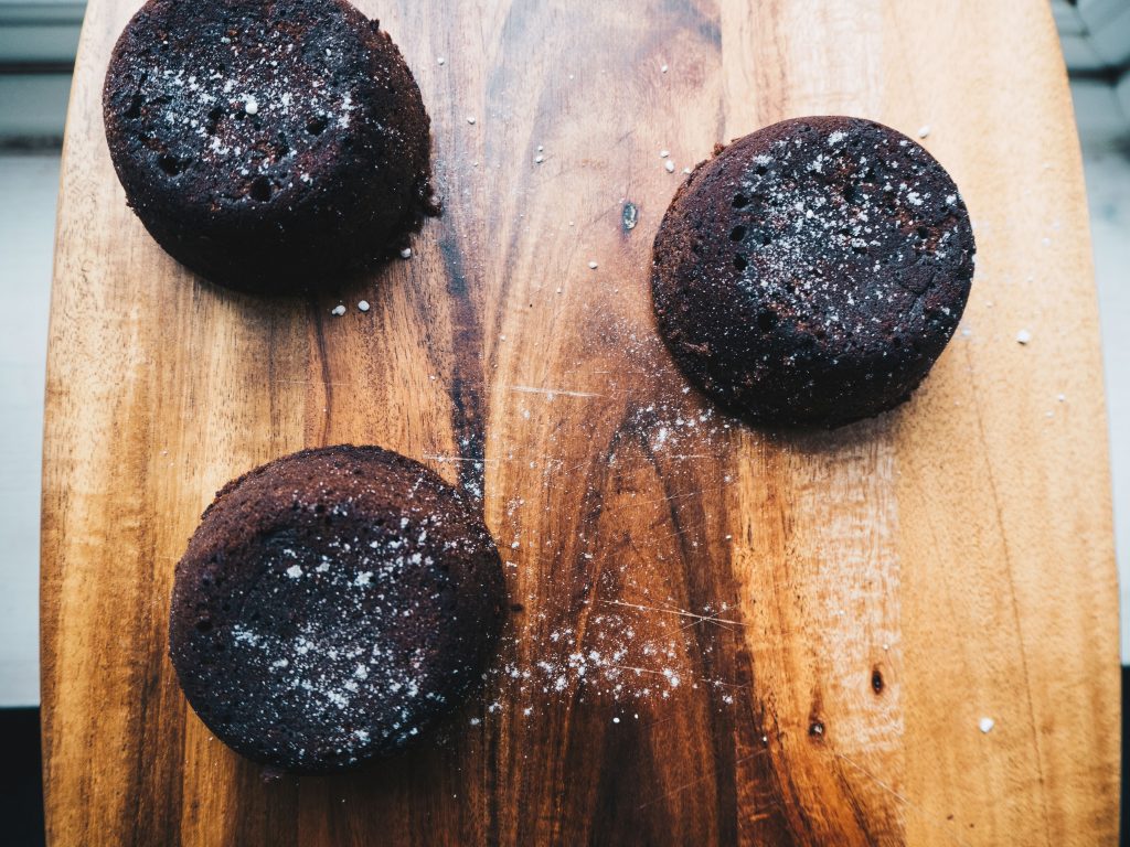 vegan-molten-chocolate-lava-cake