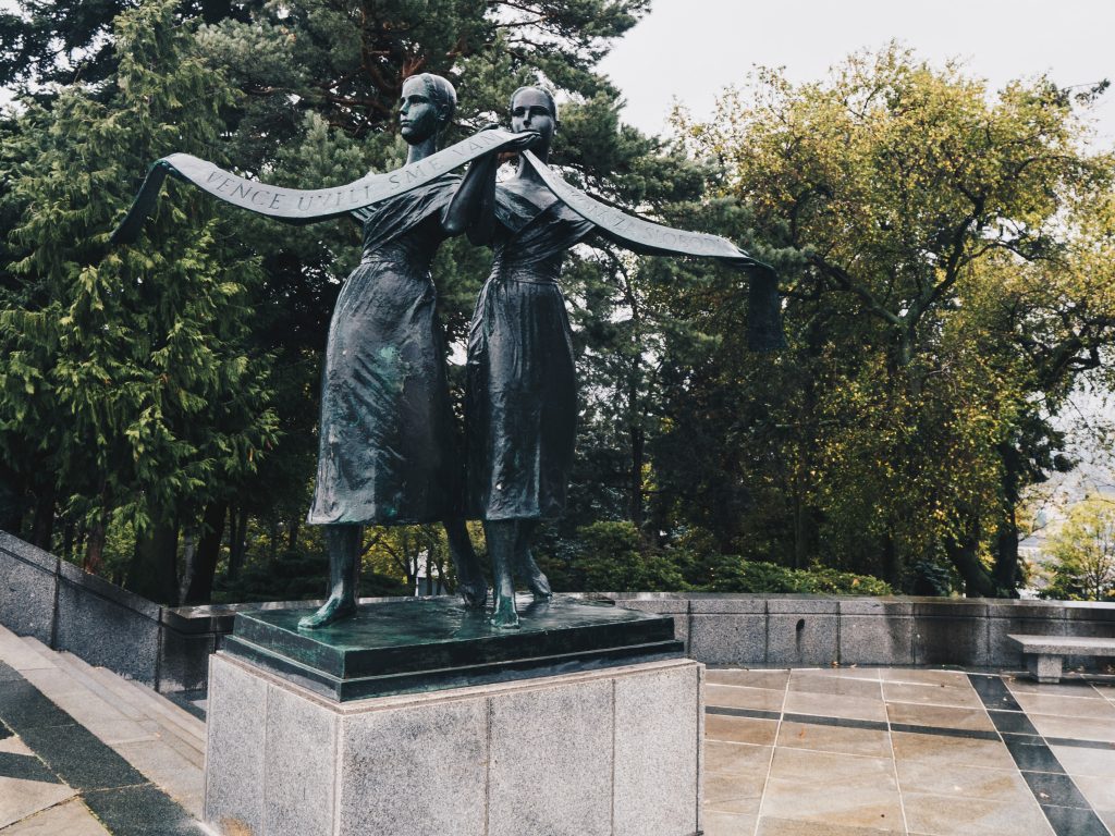 slavin statue