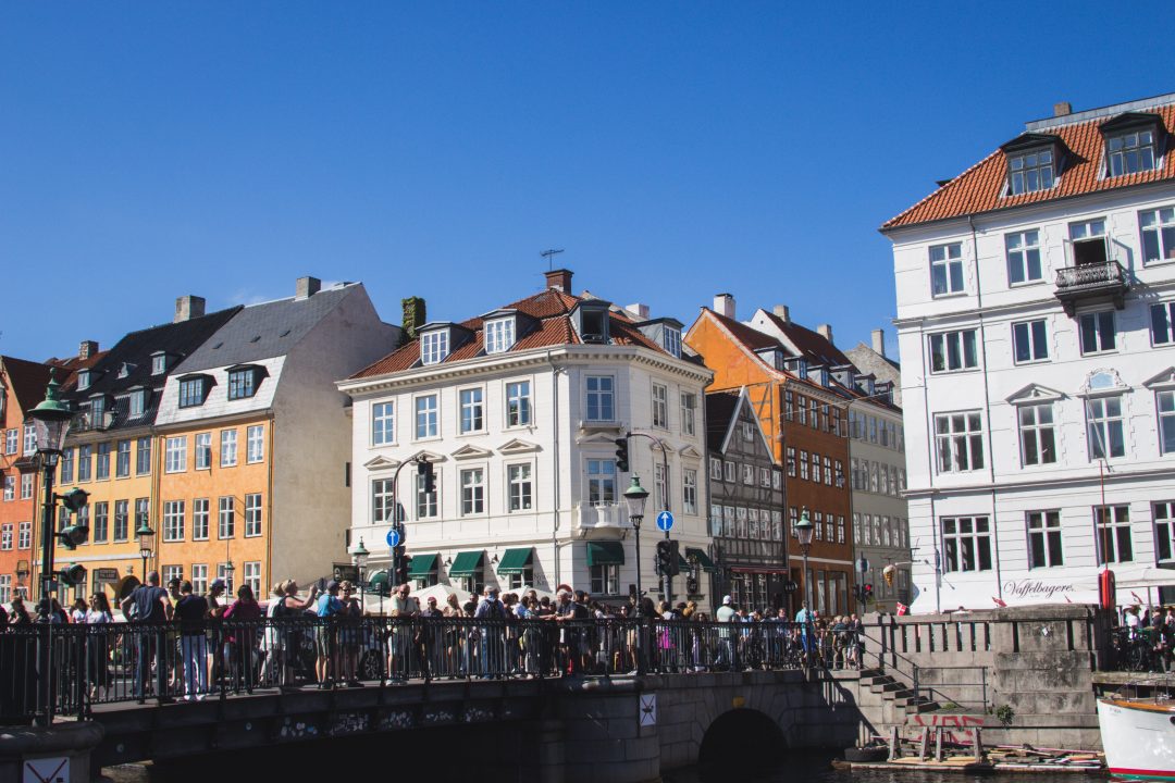 Travel || Exploring Nyhavn - Rhyme & Ribbons