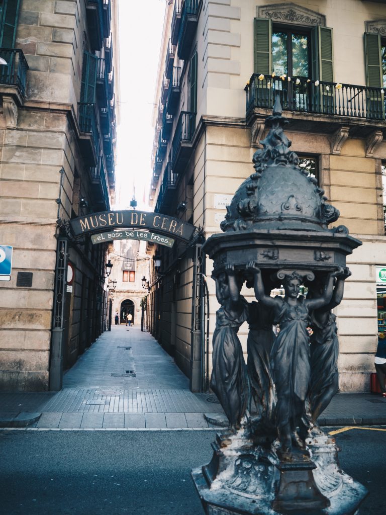 alley barcelona