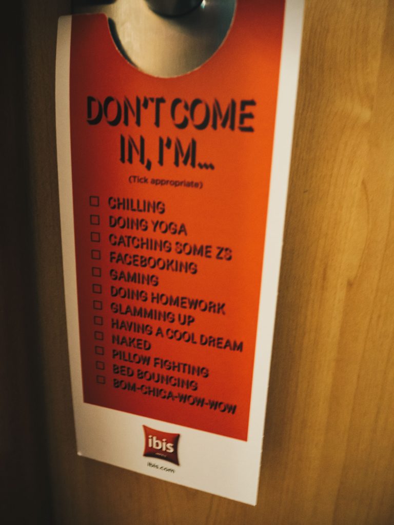 do not disturb sign
