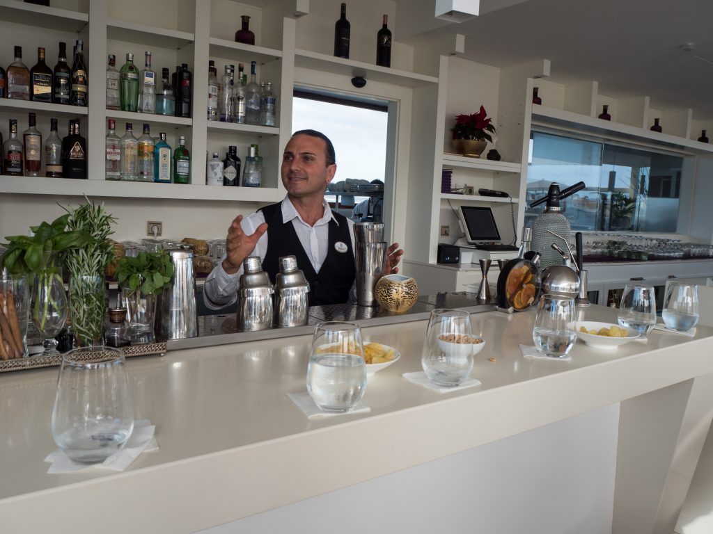 cocktail masterclass at gran bahia real