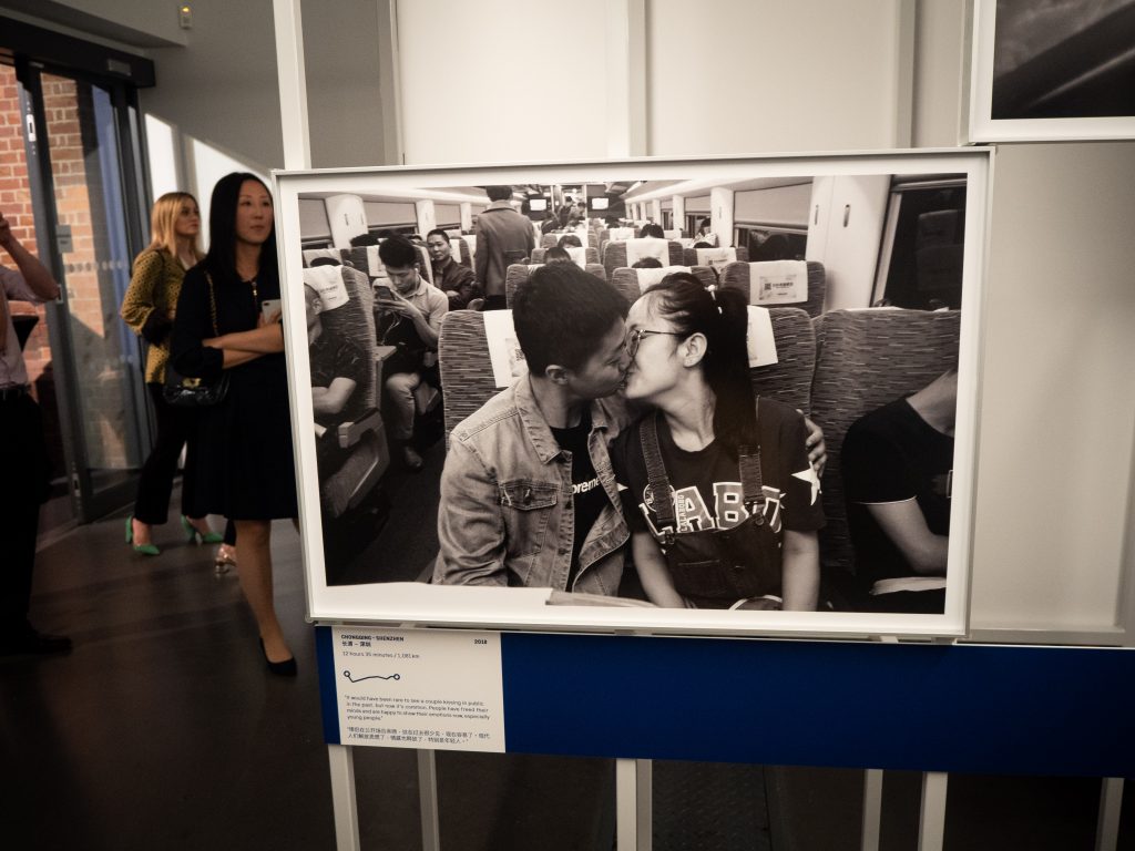 couple kissing photograph